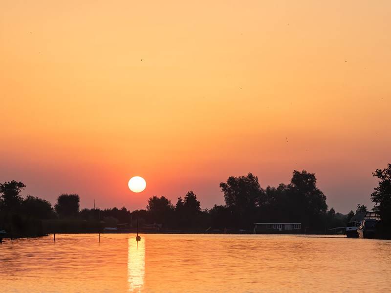 Ule krite zonsondergang